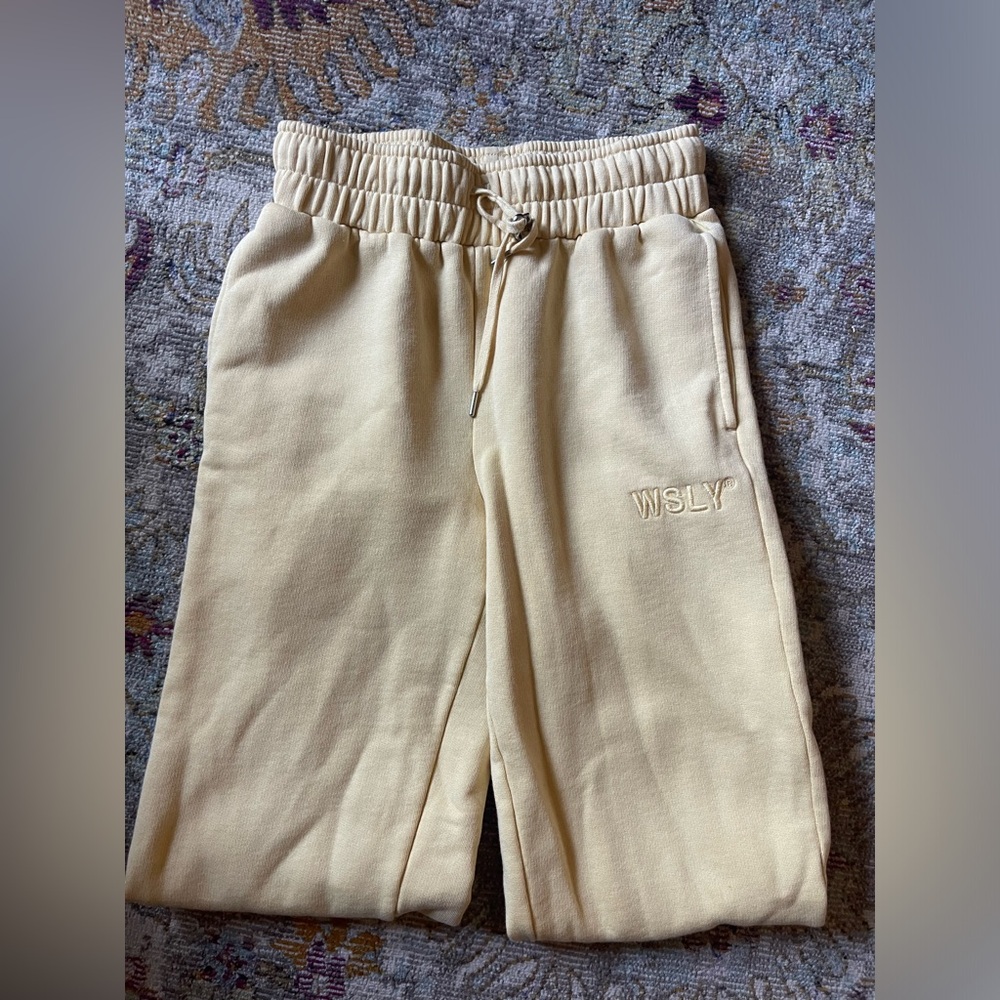 WSLY Eco Fleece sweats in soft butter